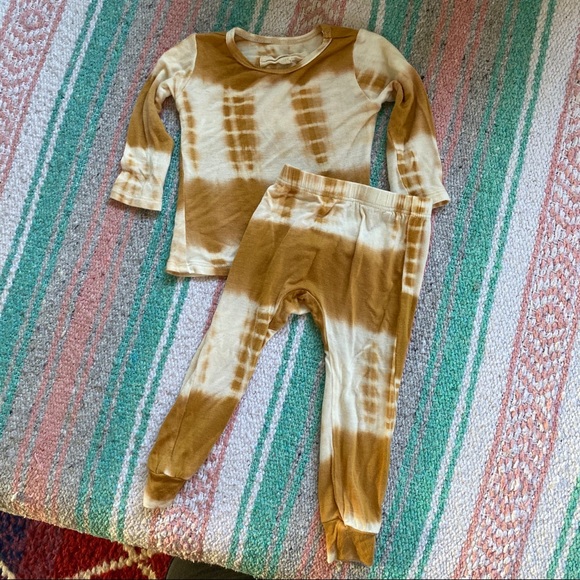 Cozys Other - COZYS Mustard tie dye casual set size 3-6 months